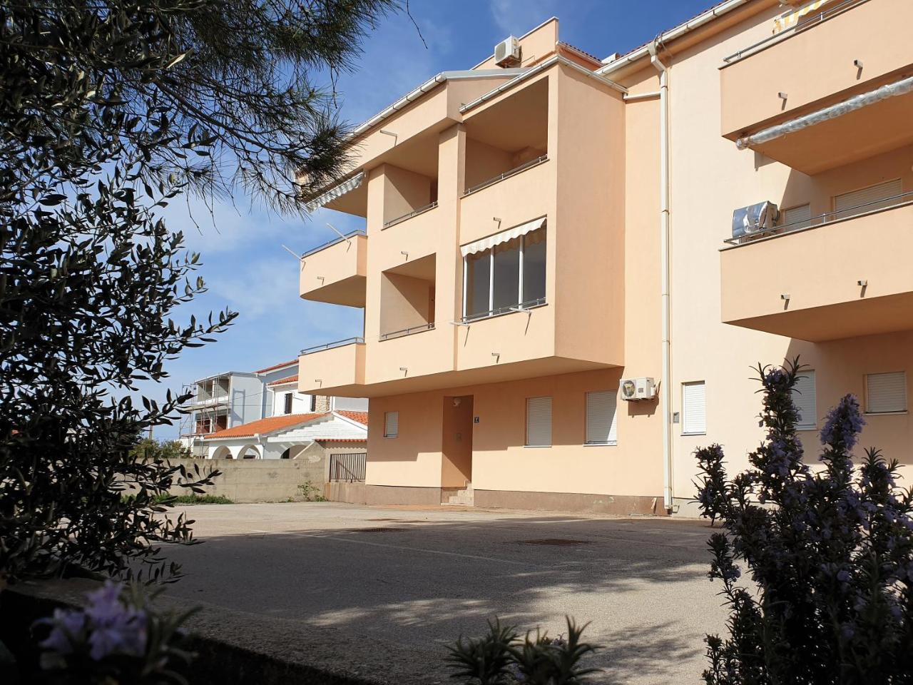 Apartment Valamar Novalja Extérieur photo